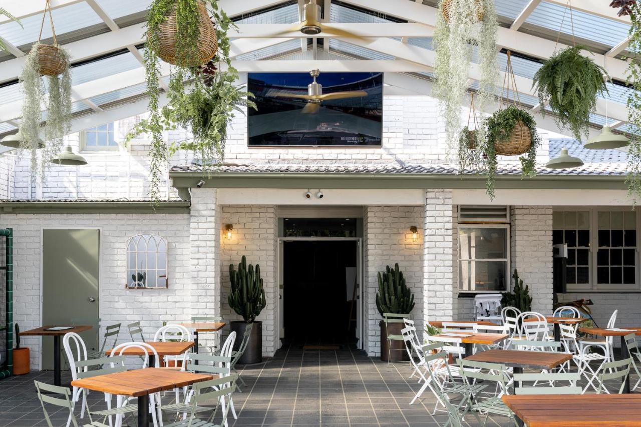 The Richmond Inn Bagian luar foto