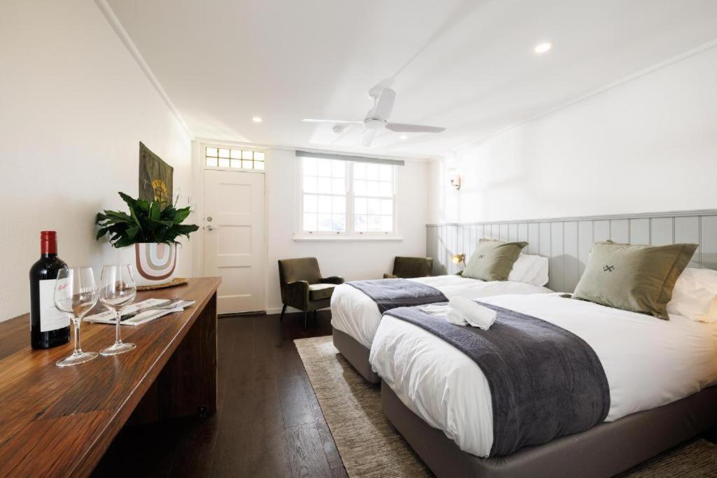 The Richmond Inn Bagian luar foto